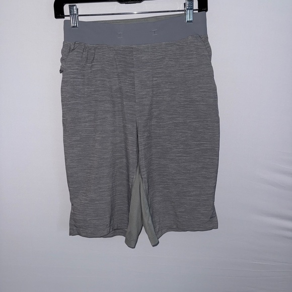 lululemon athletica Men's T.H.E. Linerless 9” Shorts Gray - Size XS - Picture 6 of 9